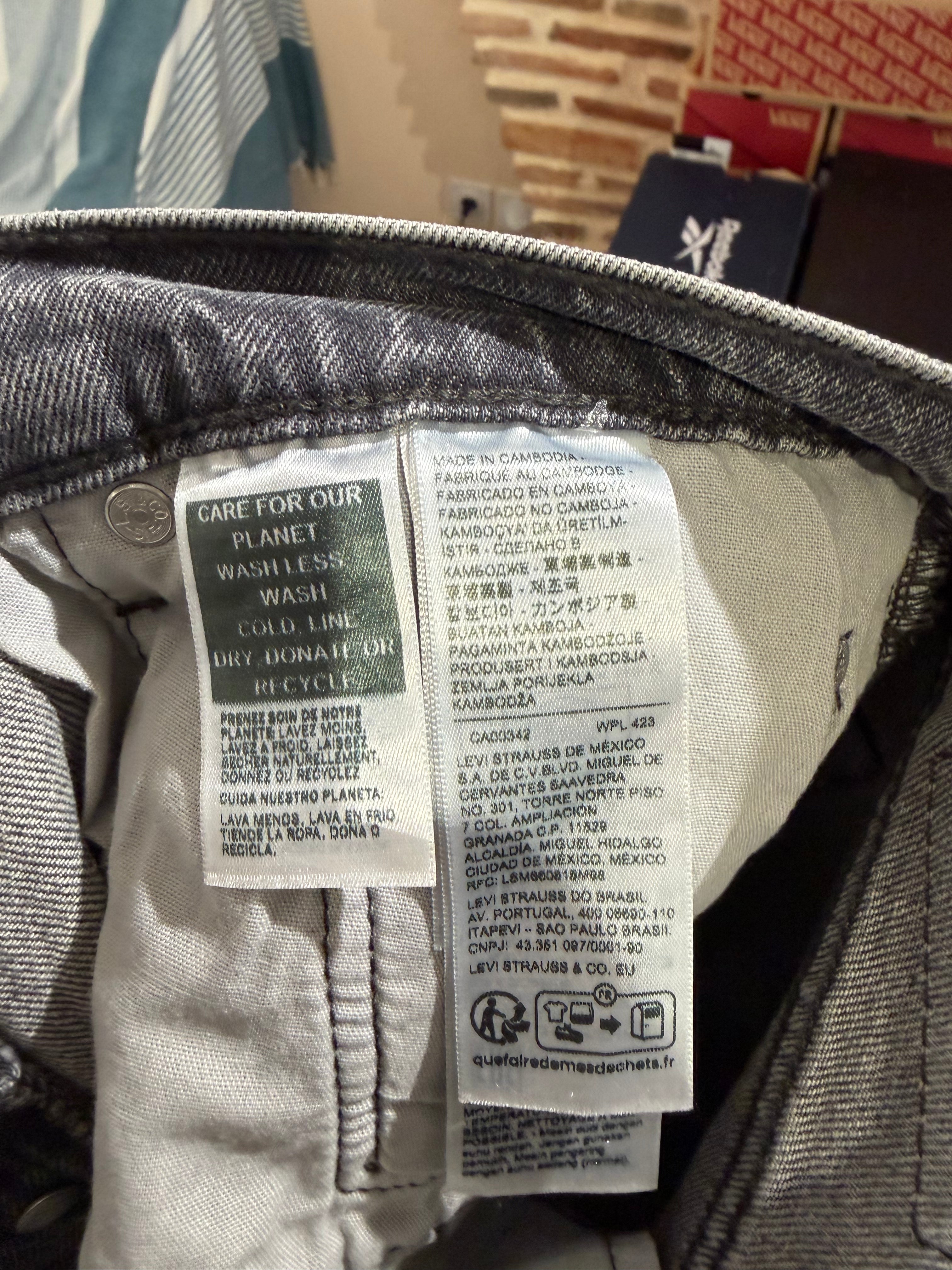 Jean Levi's® 501® Original Femme Gris Délavé – Taille W28 L32 – Neuf avec Étiquette