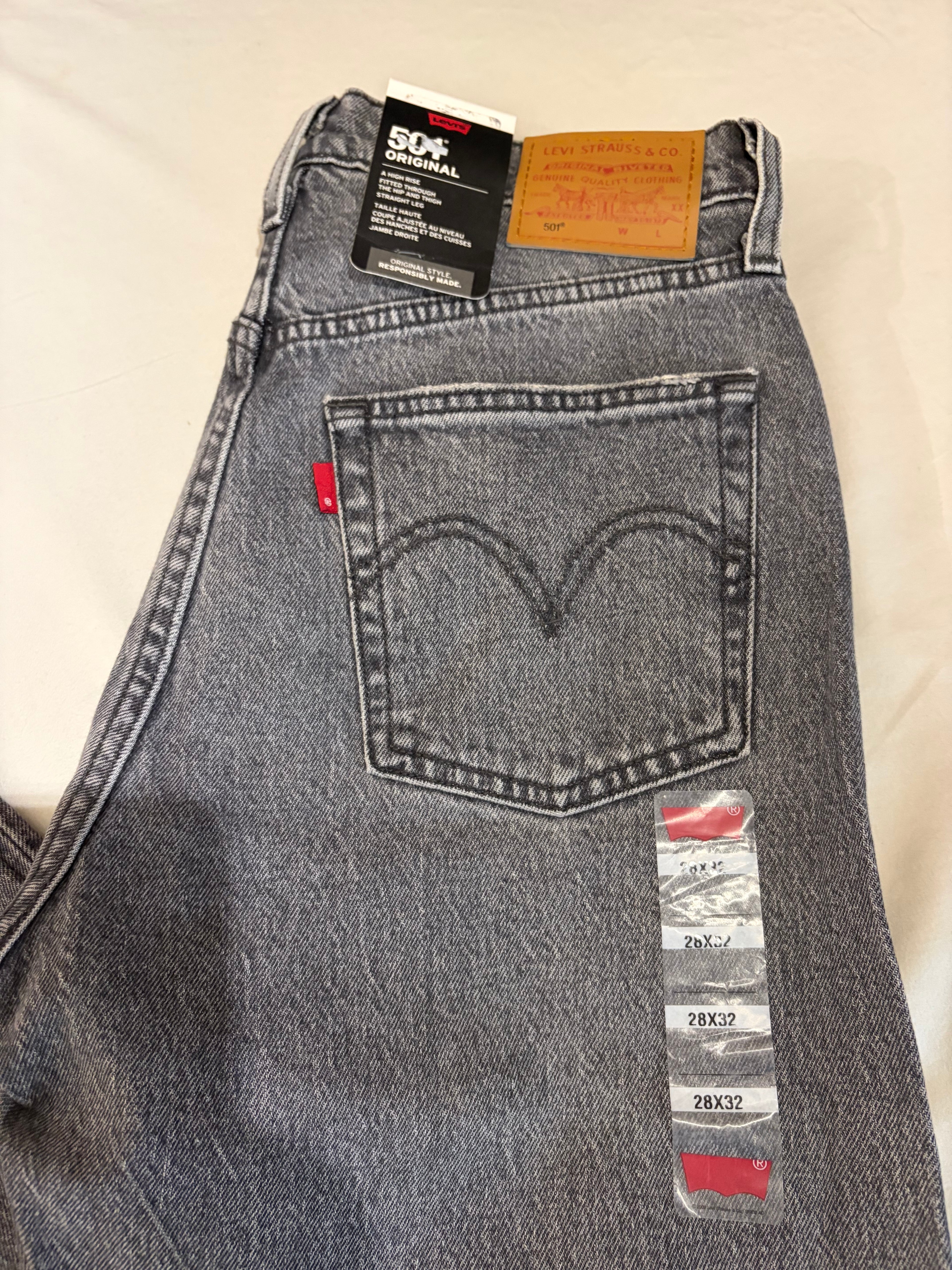 Jean Levi's® 501® Original Femme Gris Délavé – Taille W28 L32 – Neuf avec Étiquette